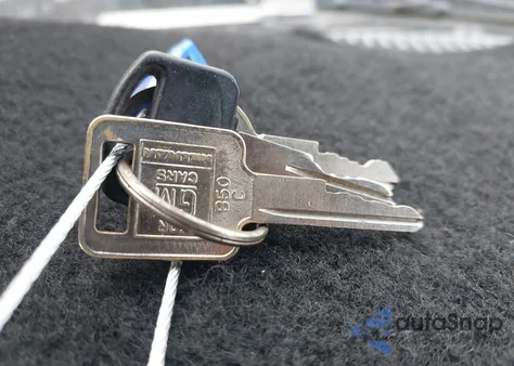 1986 Chevrolet C10 из США, поврежденный, VIN 2GCDC14HXG1180195